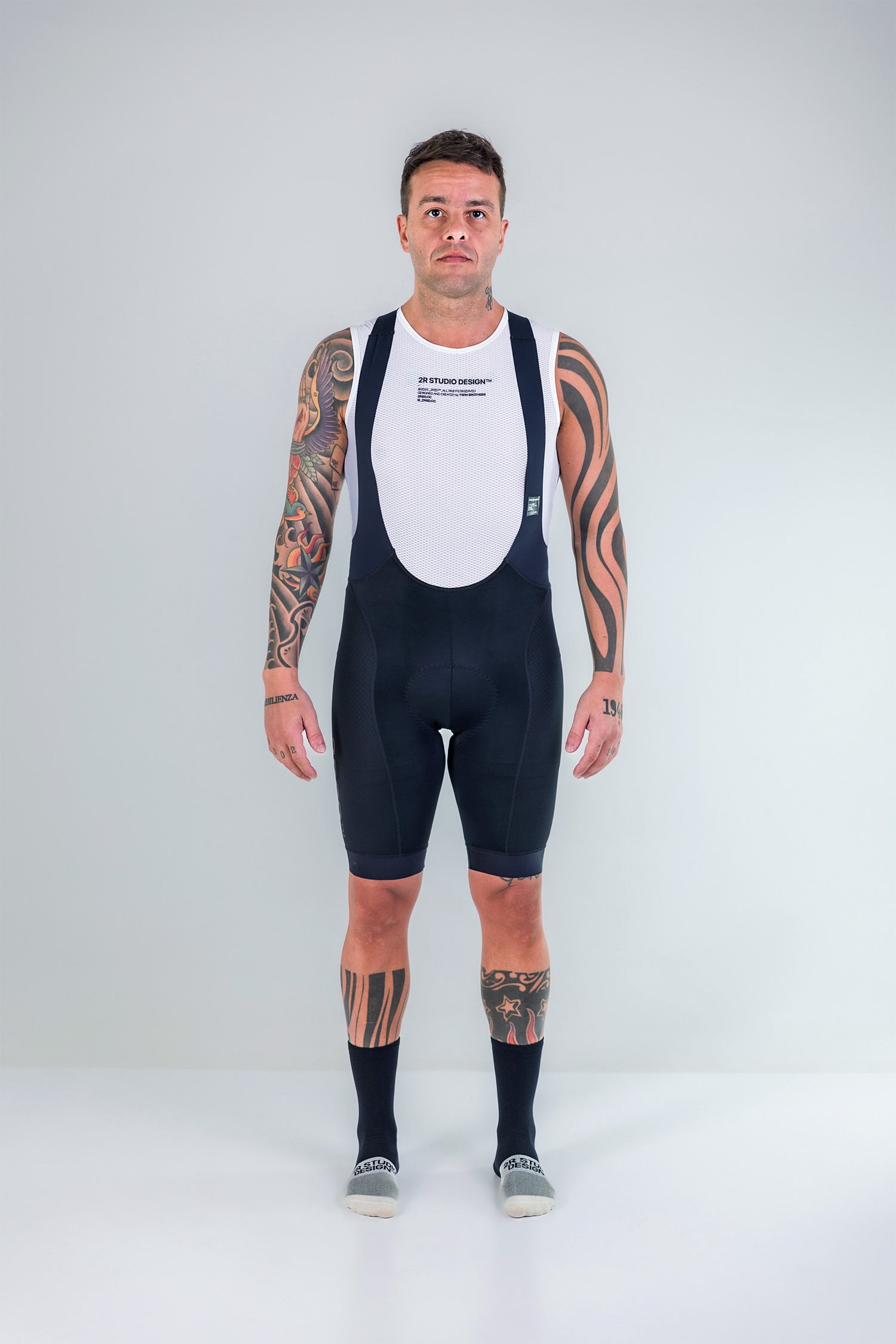 Bretelle 2RSD AeroFlow 1.3 Masculino. Cor: All Black. Desenvolvidos com tecidos de compressão altamente elásticos, de toque suave e luxuoso e equipados com Pad da prestigiada Elastic Interface. Desempenho e conforto sem paralelo, estabelecendo um novo marco no vestuário de ciclismo.